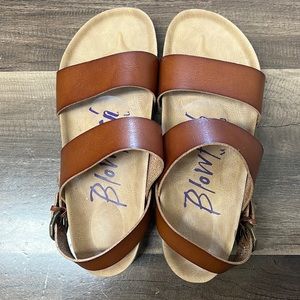 Blowfish Malibu Woman’s Sandal ~ Size: 8.5